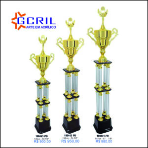 troféu metálico