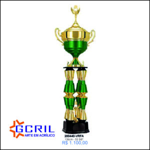 troféu metálico